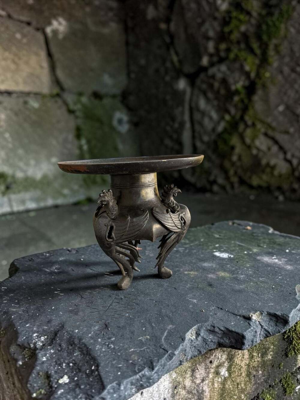 Antique Japanese Bronze Usubata Ikebana Flower Vase with Phoenix Legs
